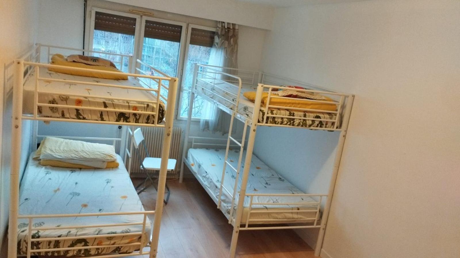 Tony House Hostel Bondy Bagian luar foto